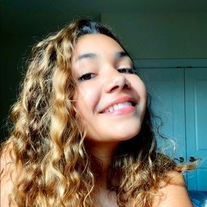 Meet your Posher, Ella